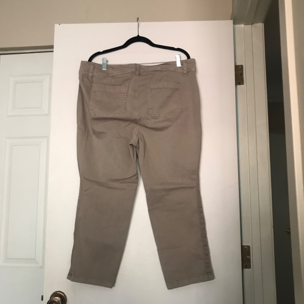 Torrid Pants Aviator Twill Cropped 18 chino Khaki stretch skinny neutral - Picture 4 of 9